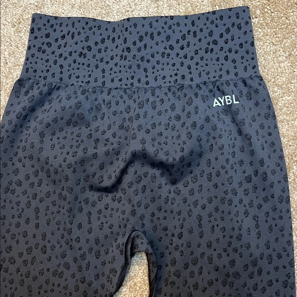 AYBL Evolve Speckle Seamless Charcoal Leopard Print Activewear Set Medium Large - Picture 9 of 11